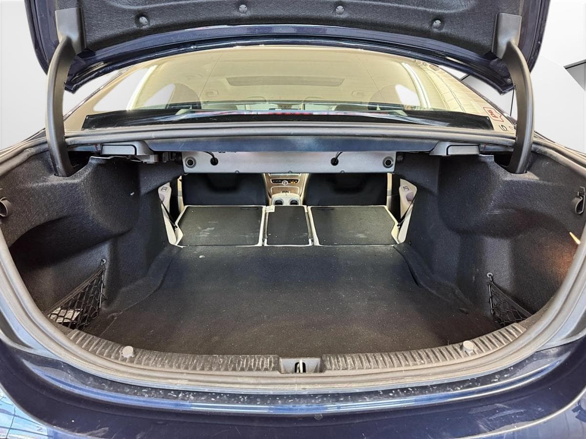 Mercedes-Benz C-Class 2019 — photo 20
