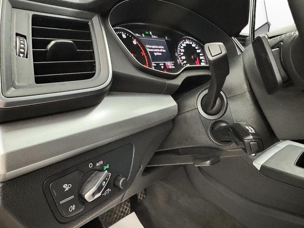 Audi Q5 2024 — photo 11