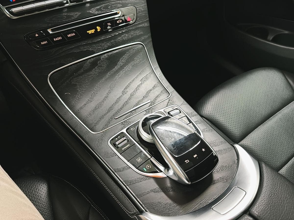 Mercedes-Benz GLC 2019 — photo 16