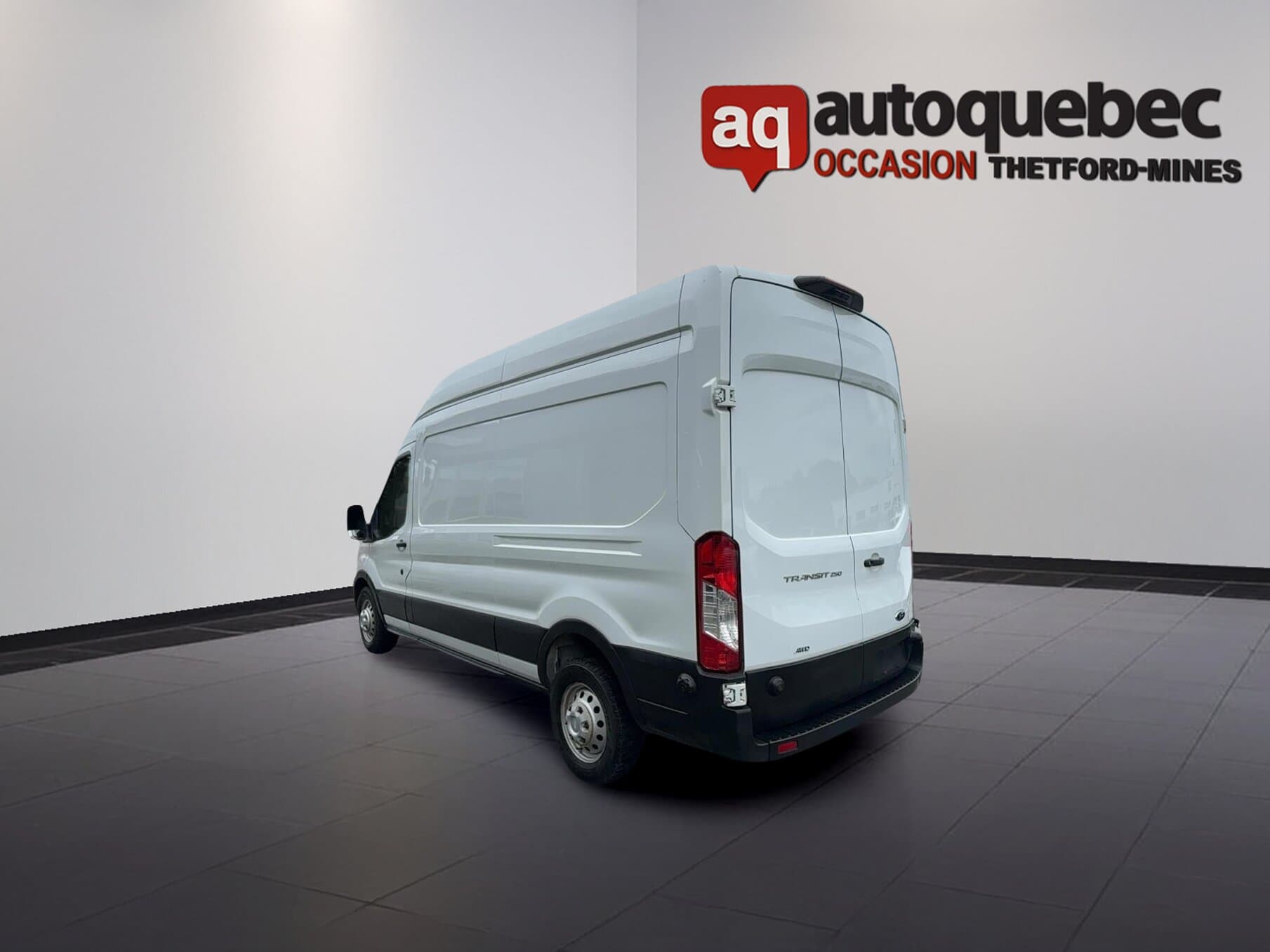 Ford Transit Cargo Van 2024 — photo 8