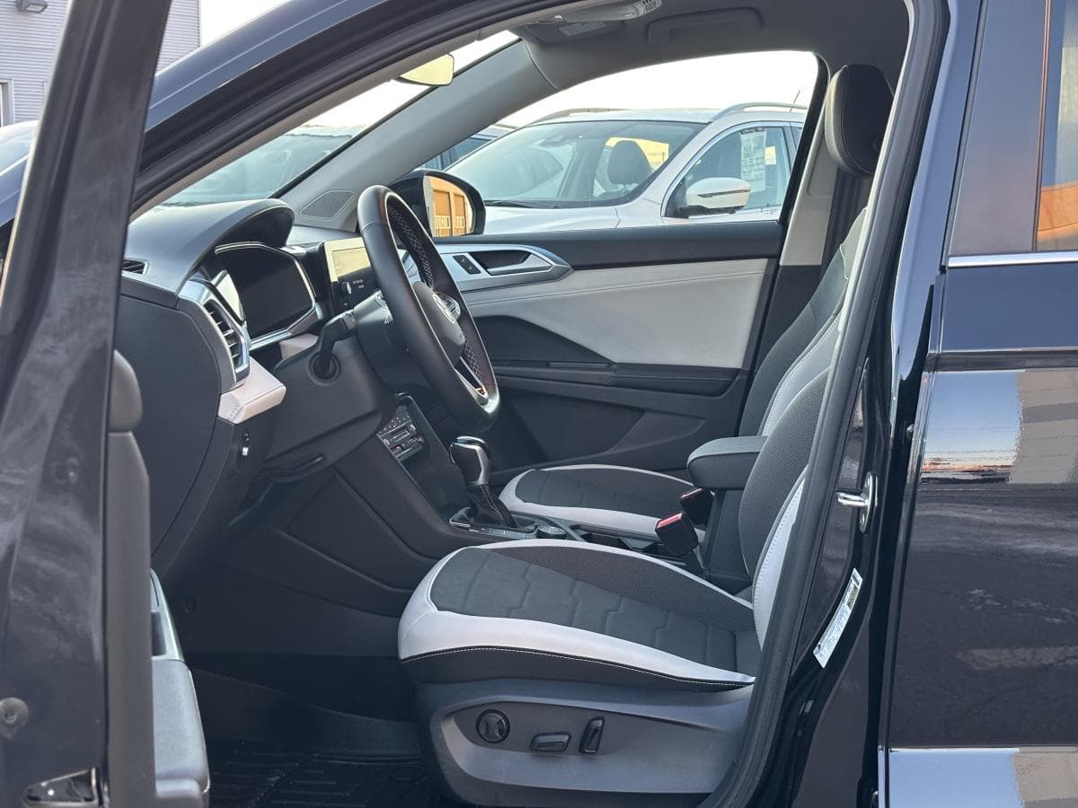 Volkswagen Taos 2025 — photo 13