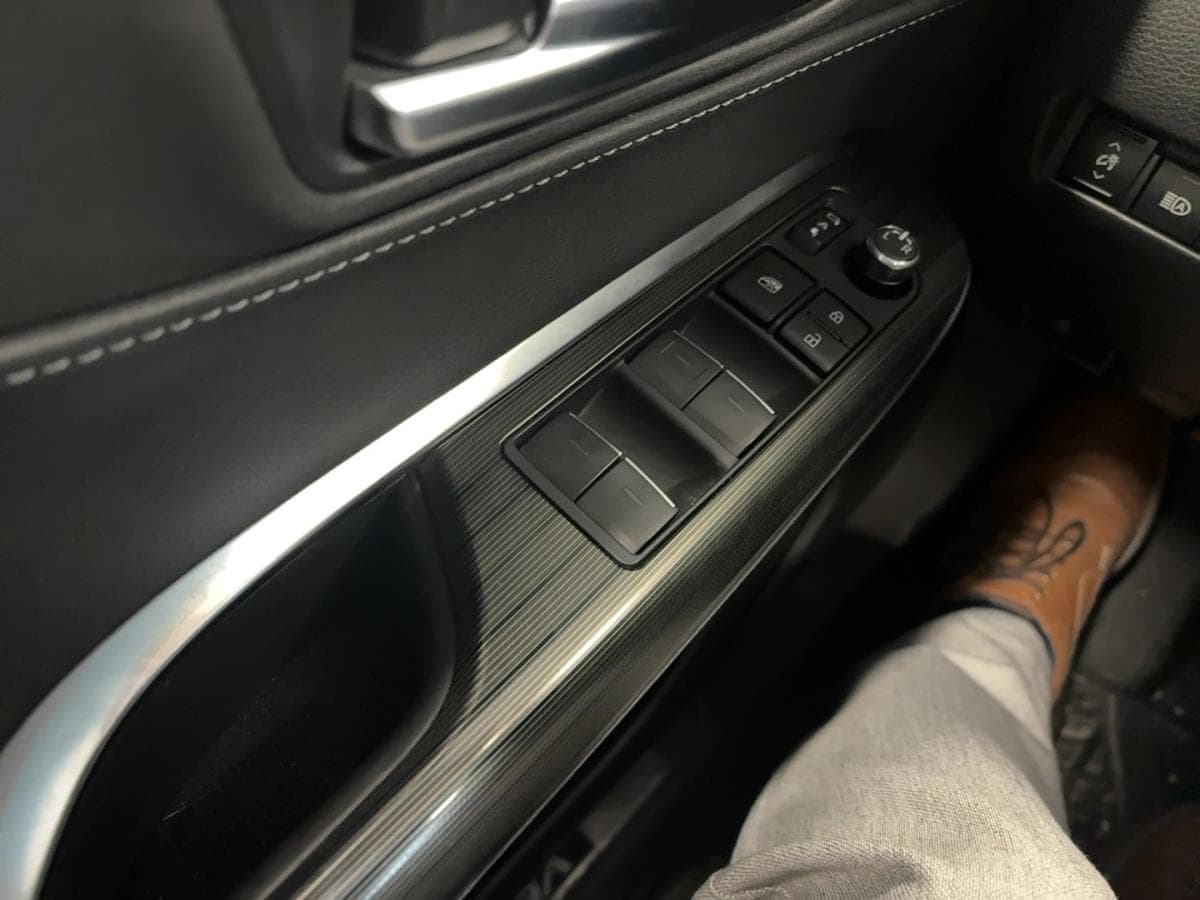 Toyota Venza 2024 — photo 10