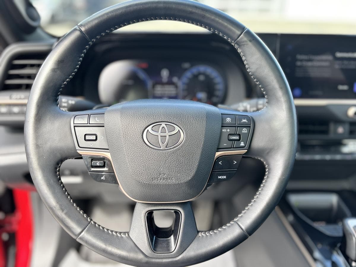 Toyota Crown Signia 2025 — photo 12