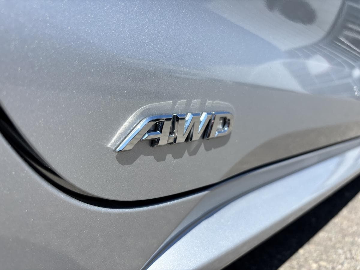 Toyota Corolla Hybrid 2024 — photo 8