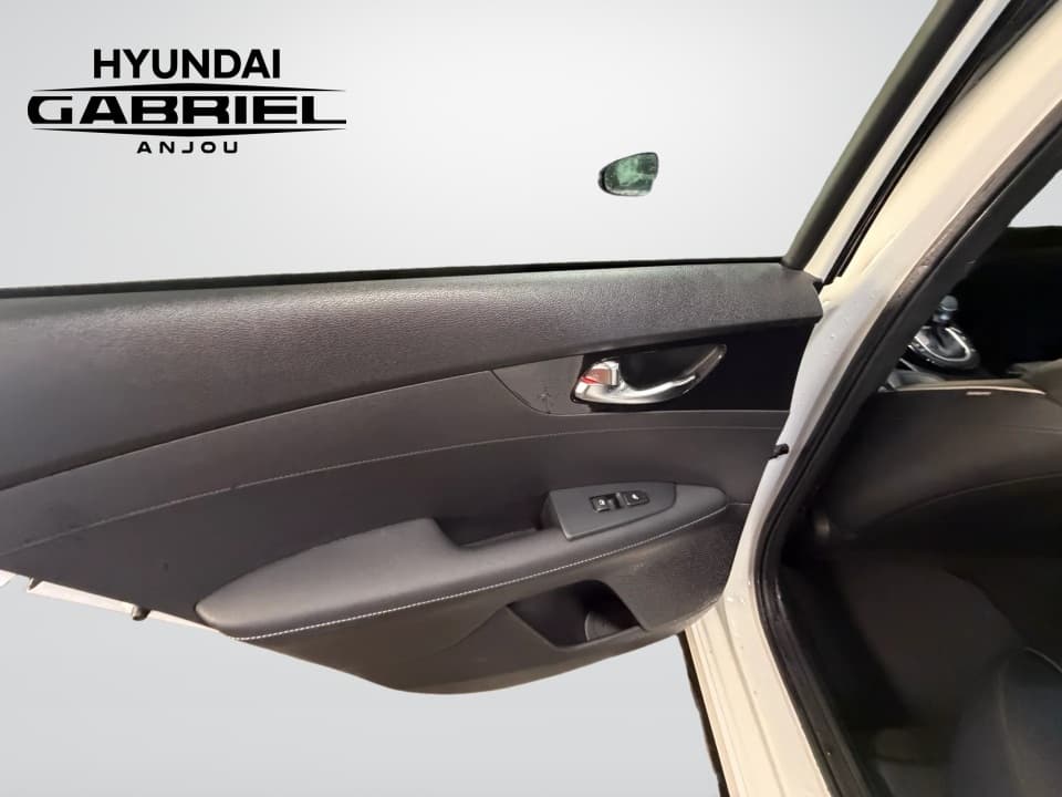 Kia Forte 2024 — photo 11