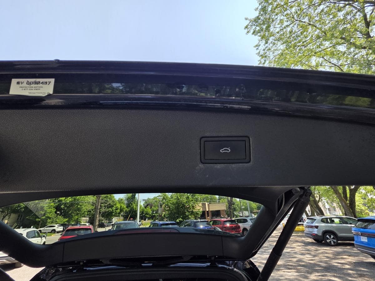 Volkswagen Tiguan 2023 — photo 9