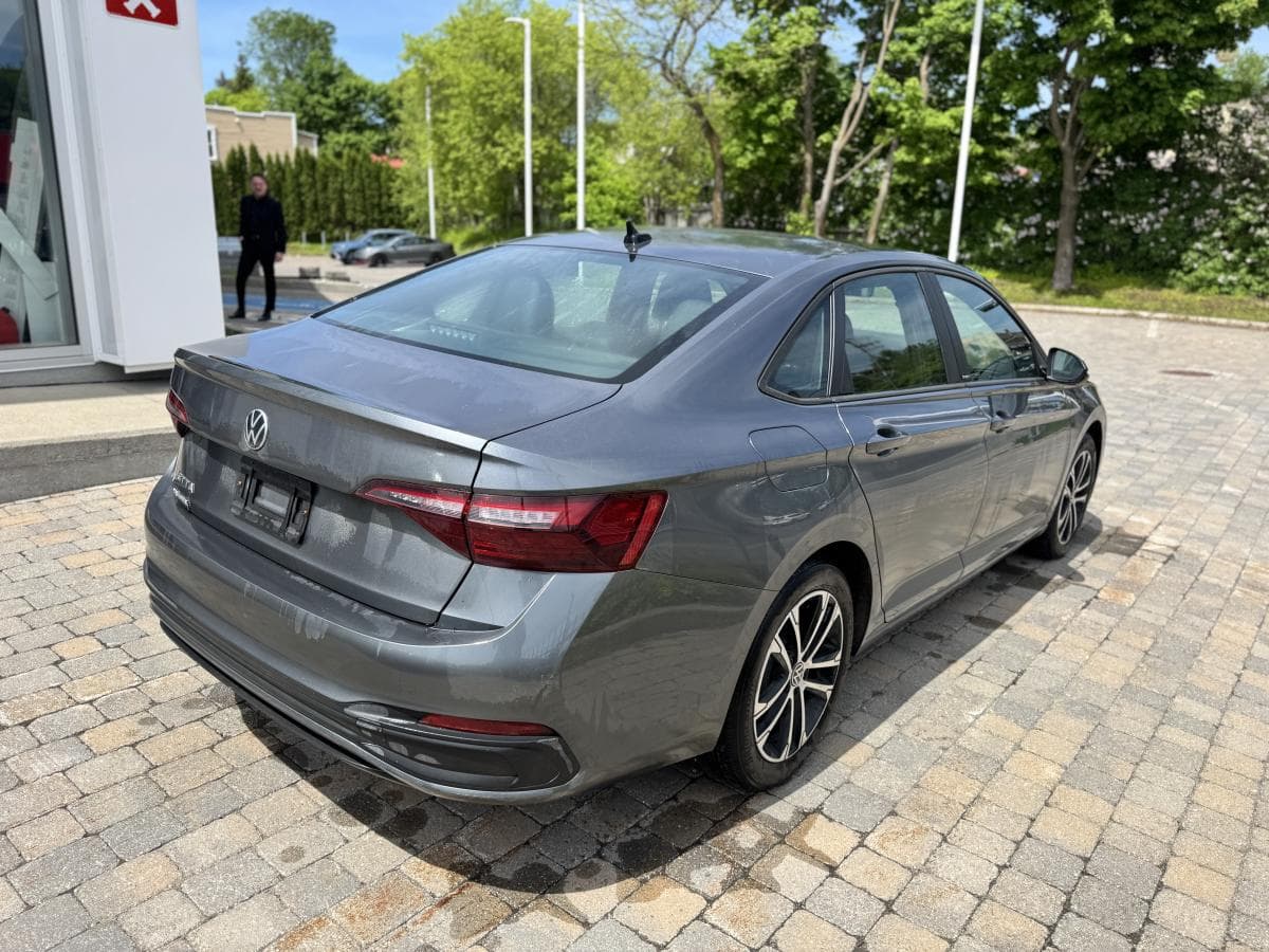 Volkswagen Jetta 2023 — photo 7
