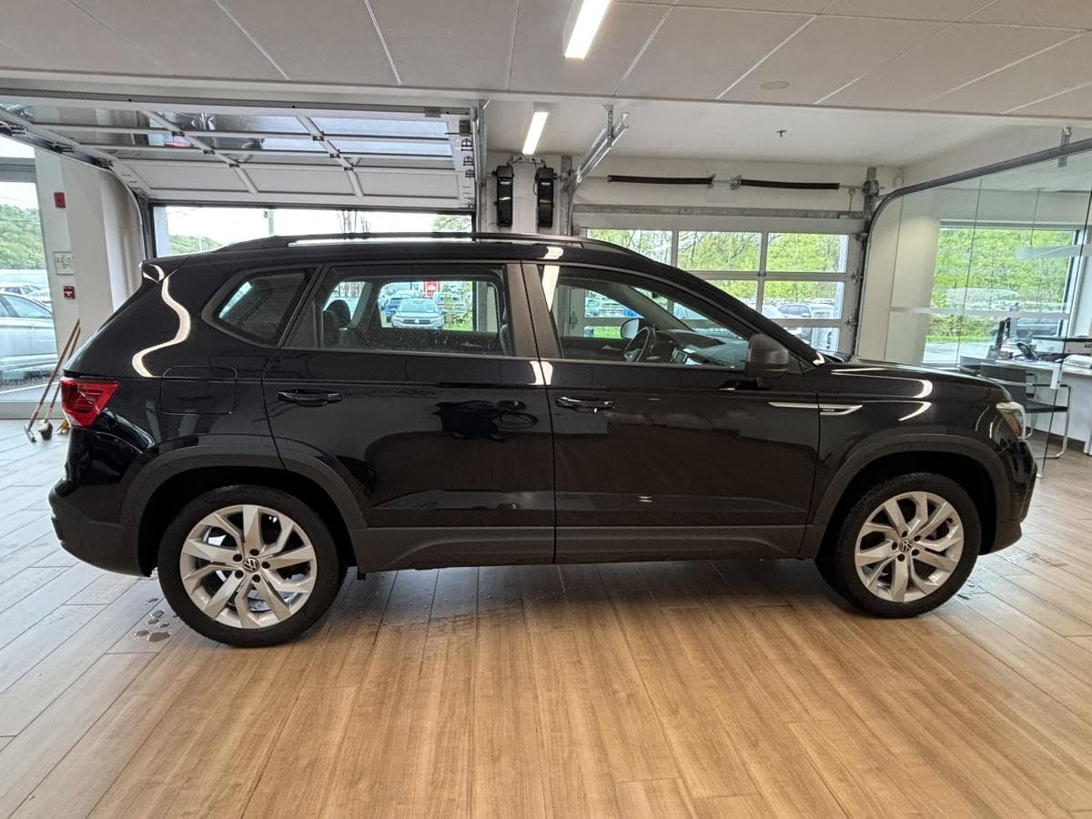 Volkswagen Taos 2023 — photo 10