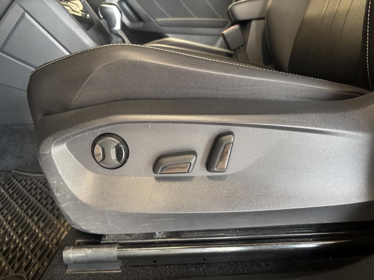 Volkswagen Tiguan 2022 — photo 16