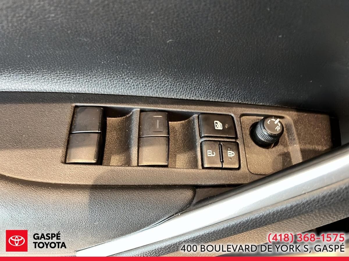 Toyota Corolla Cross 2023 — photo 12
