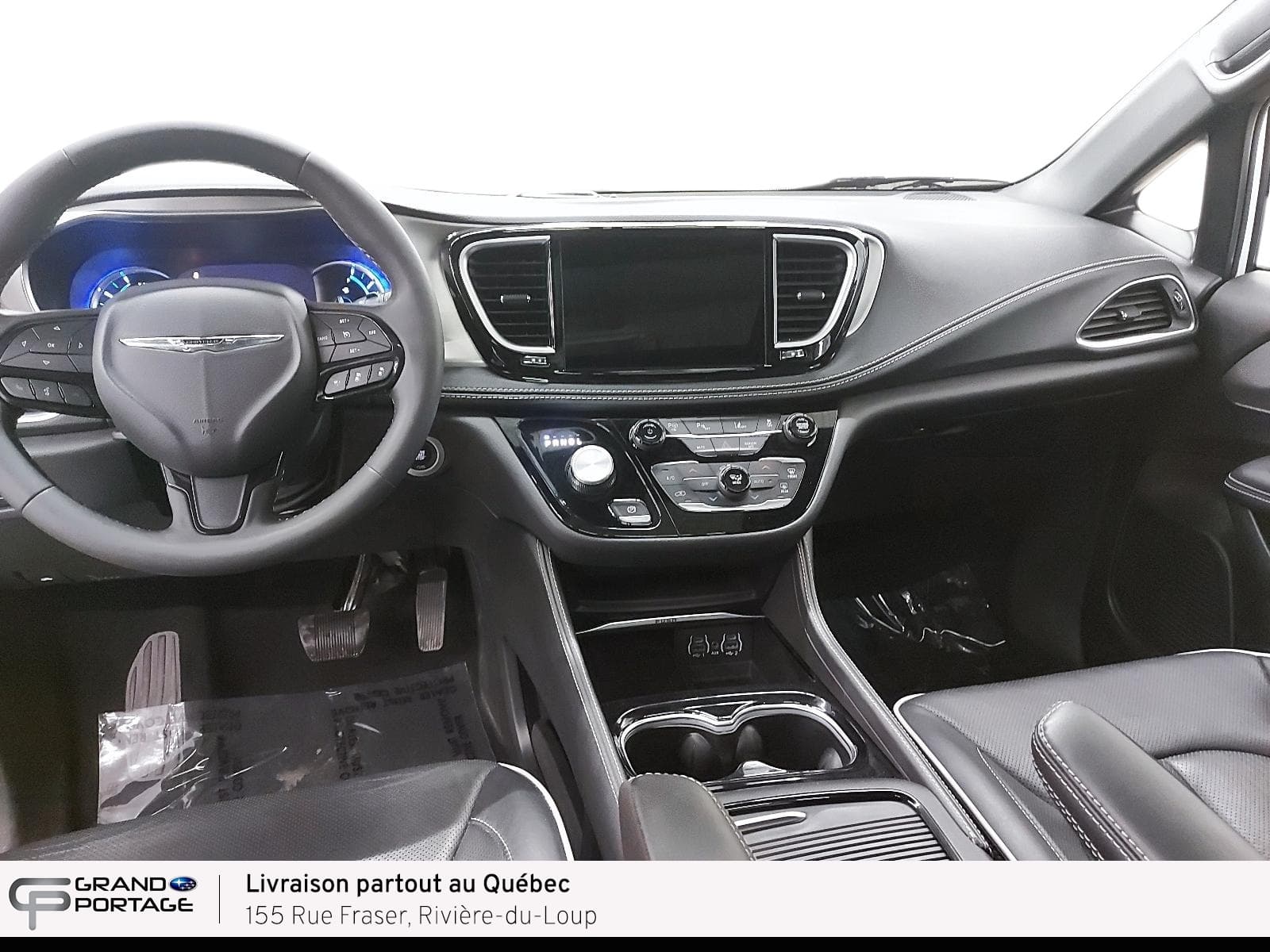 Chrysler Pacifica Hybrid 2023 — photo 11