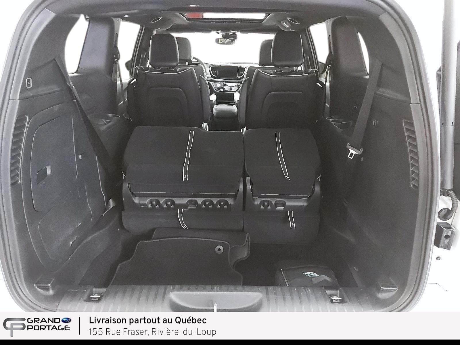 Chrysler Pacifica Hybrid 2023 — photo 7