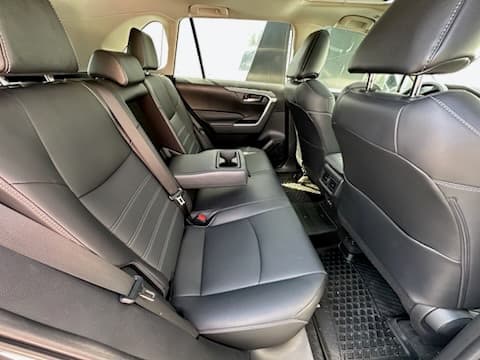 Toyota RAV4 2023 — photo 4