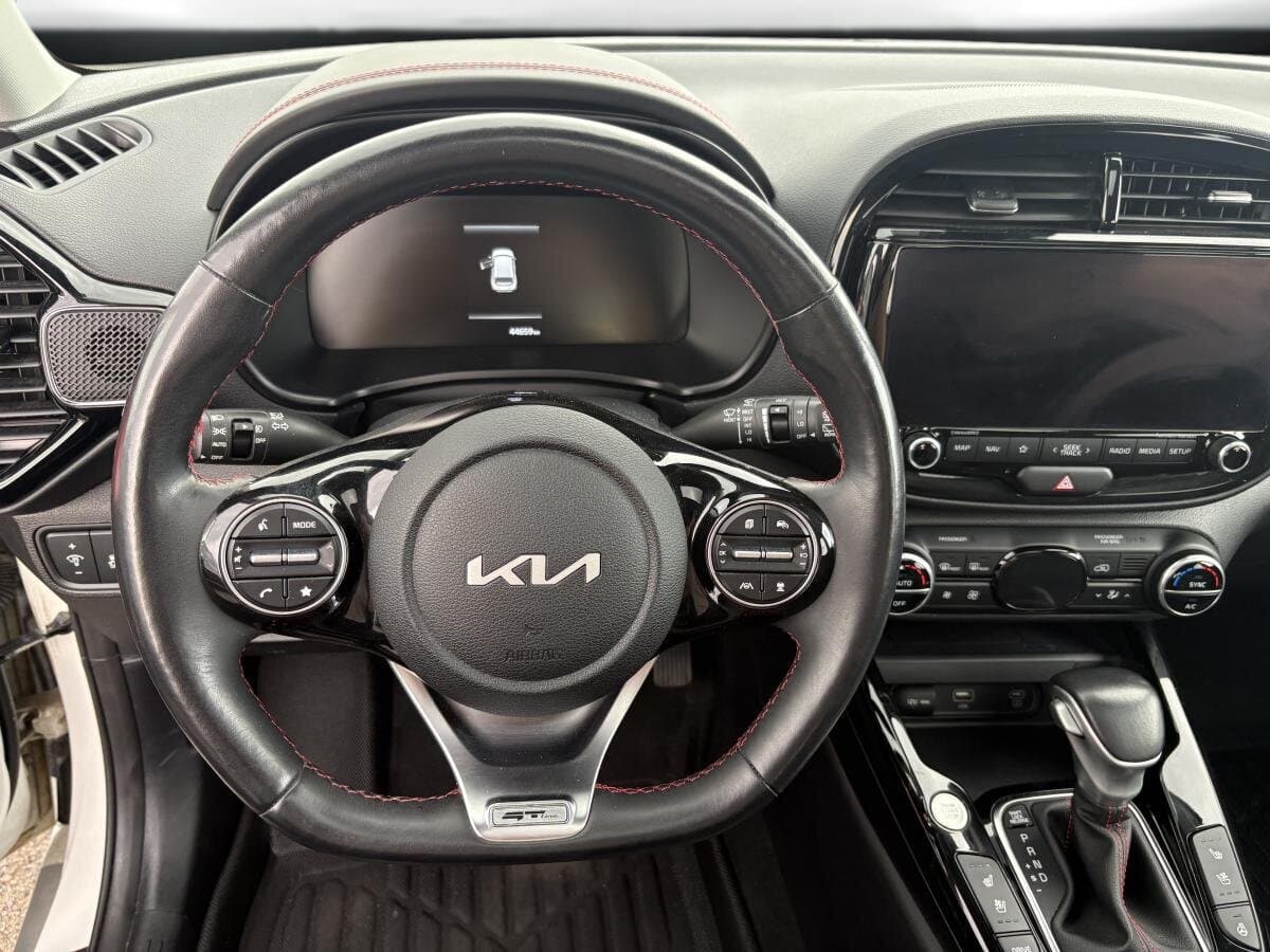 Kia Soul 2023 — photo 9