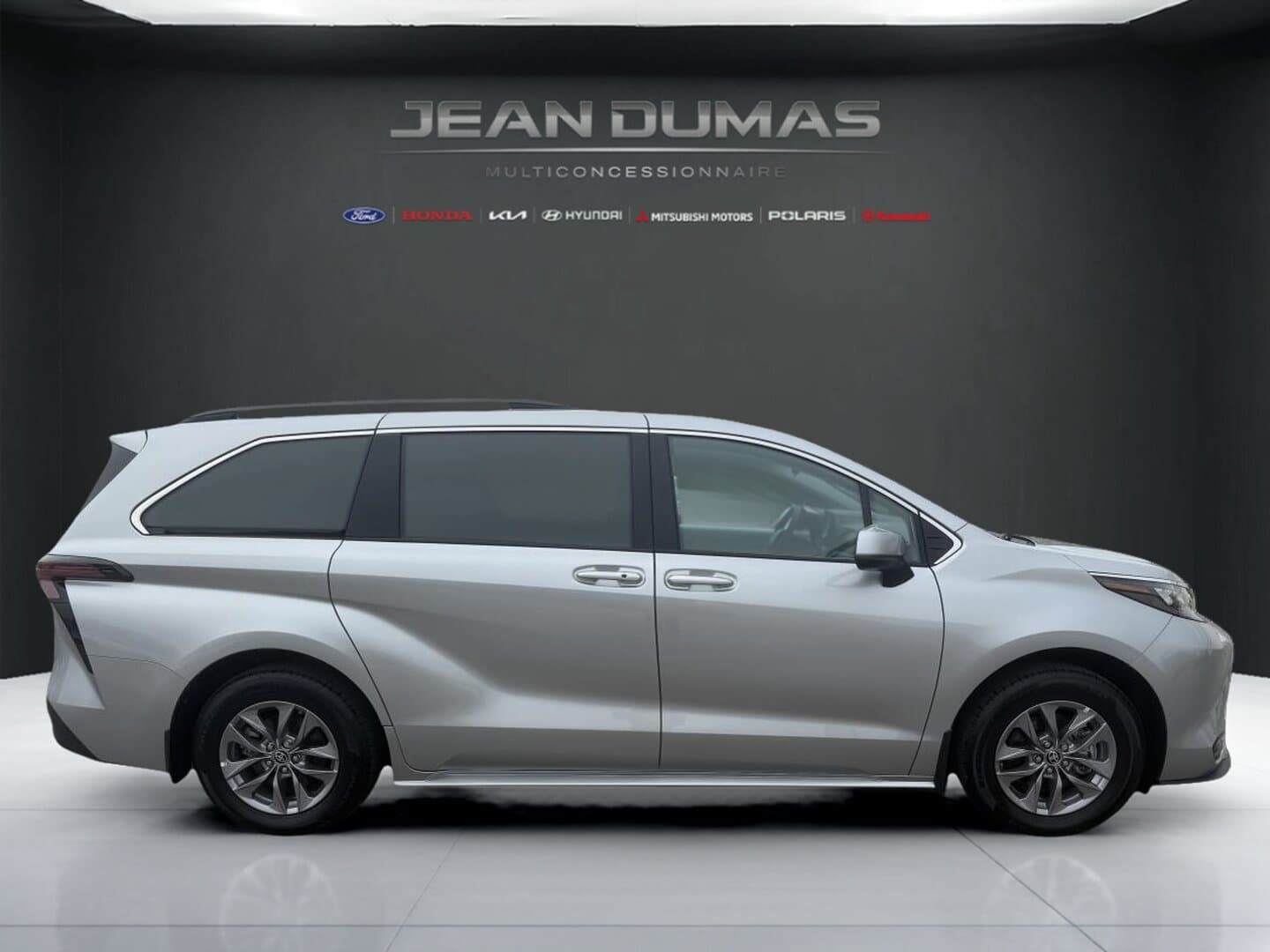 Toyota Sienna 2024 — photo 7