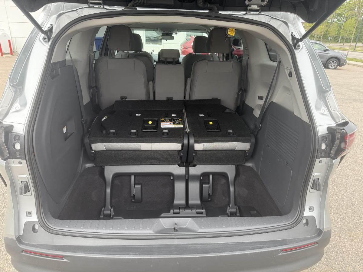 Toyota Sienna 2024 — photo 15