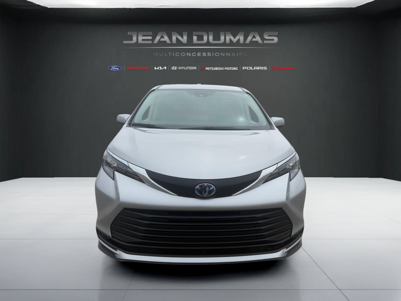 Toyota Sienna 2024 — photo 3