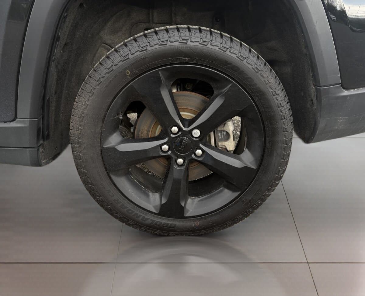 Jeep Grand Cherokee L 2024 — photo 8
