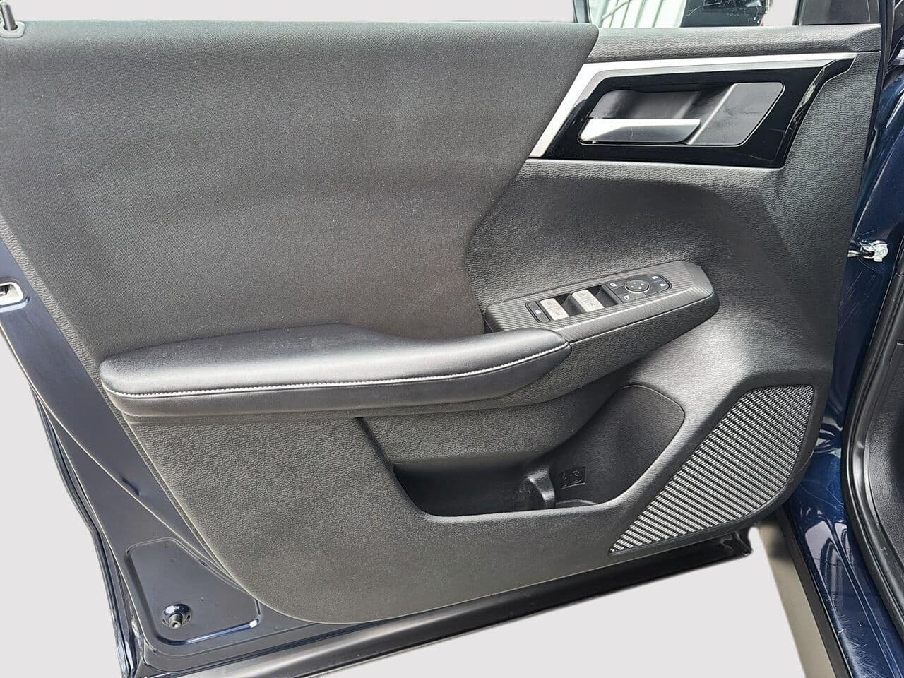 Mitsubishi Outlander 2024 — photo 11