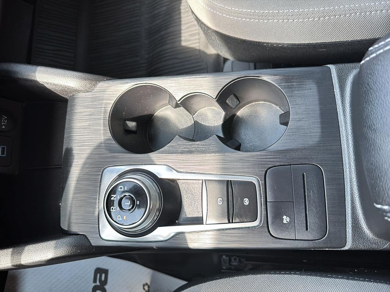 Ford Escape 2022 — photo 13