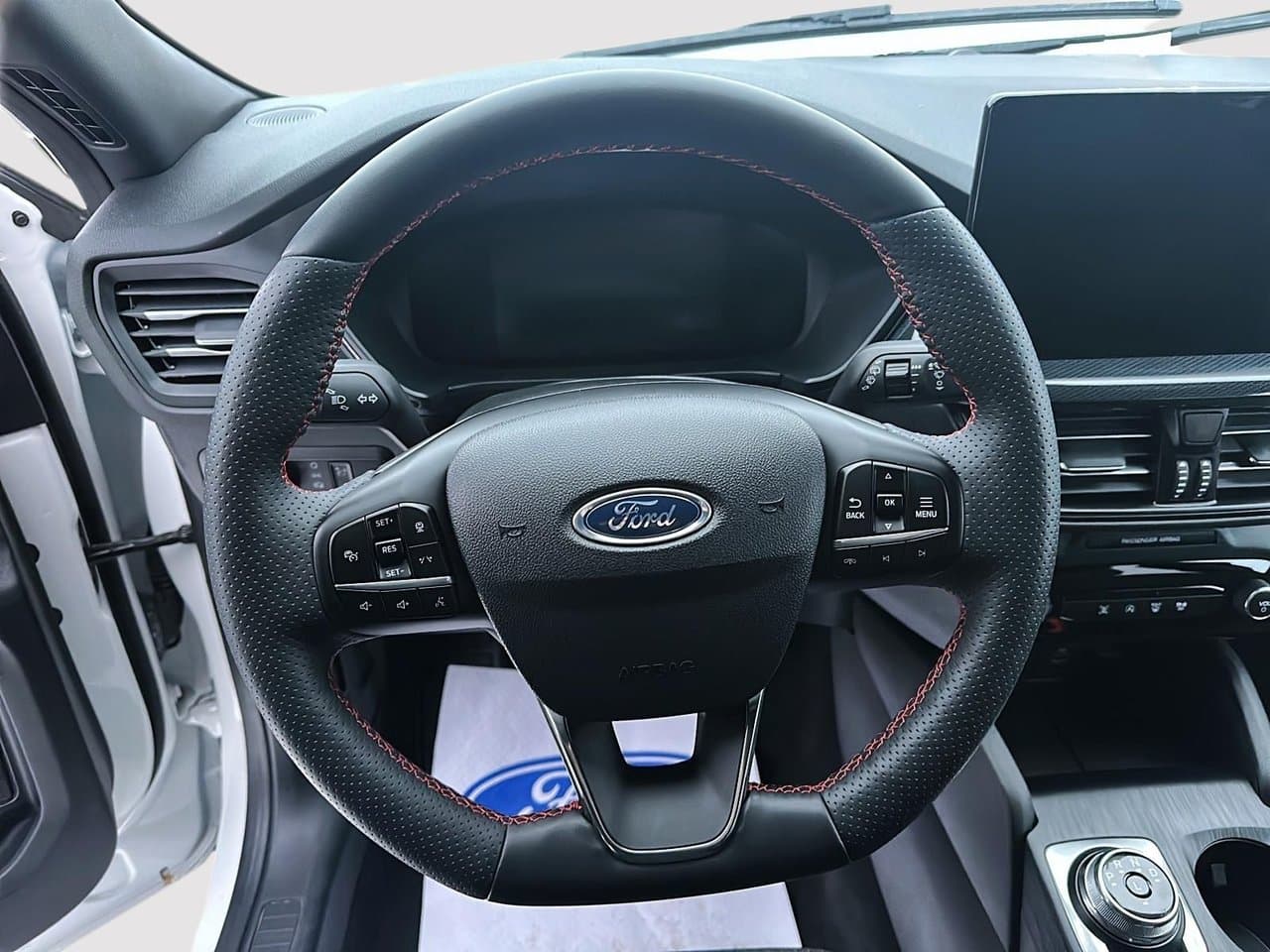 Ford Escape 2023 — photo 10