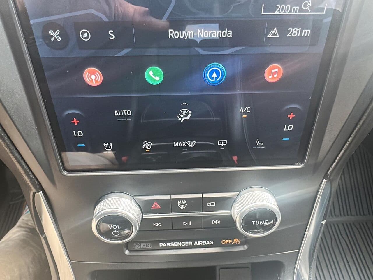 Ford Edge 2022 — photo 17