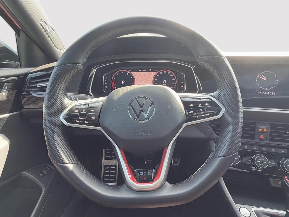 Volkswagen Jetta GLI 2023 — photo 13