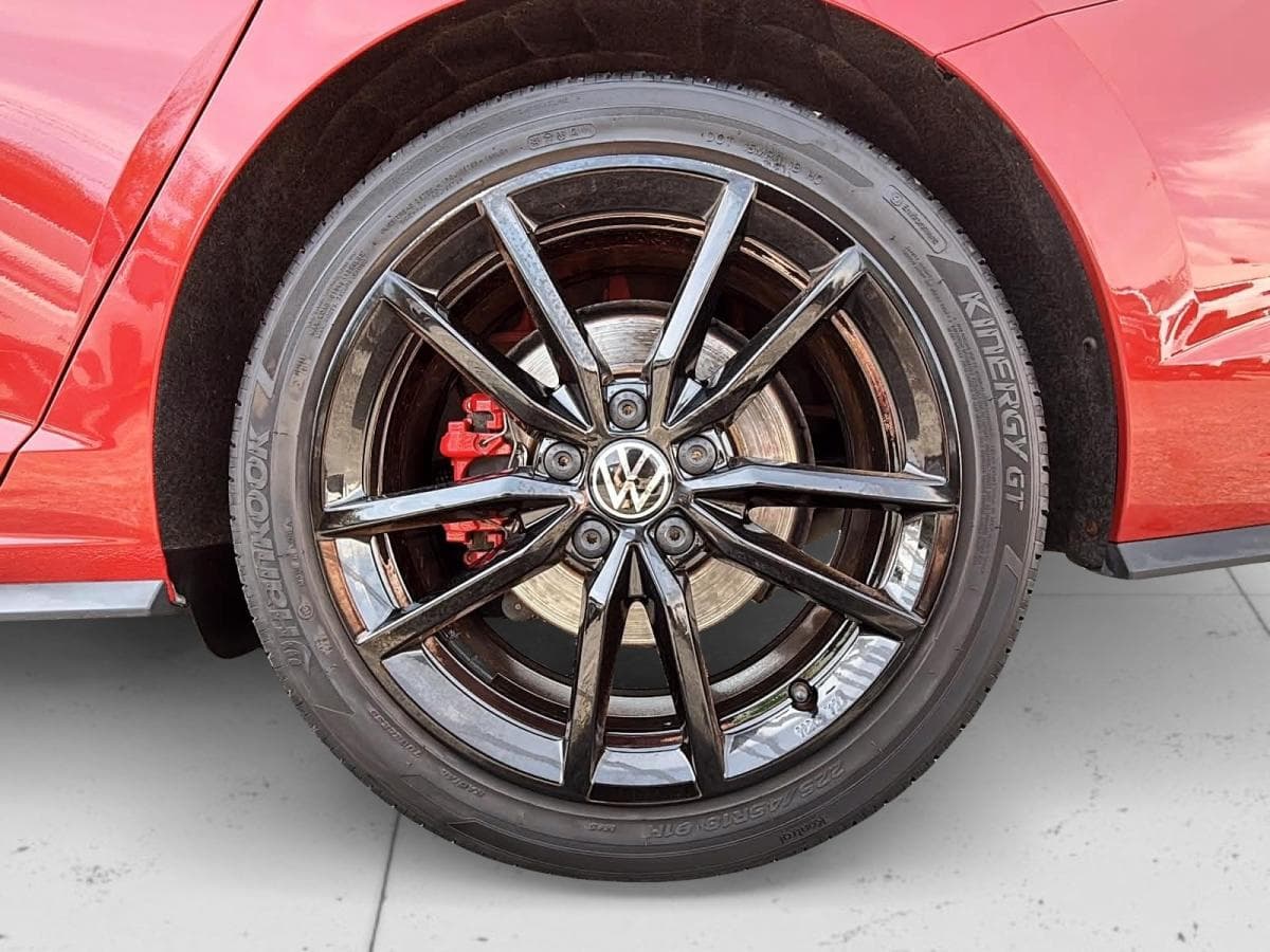 Volkswagen Jetta GLI 2023 — photo 8
