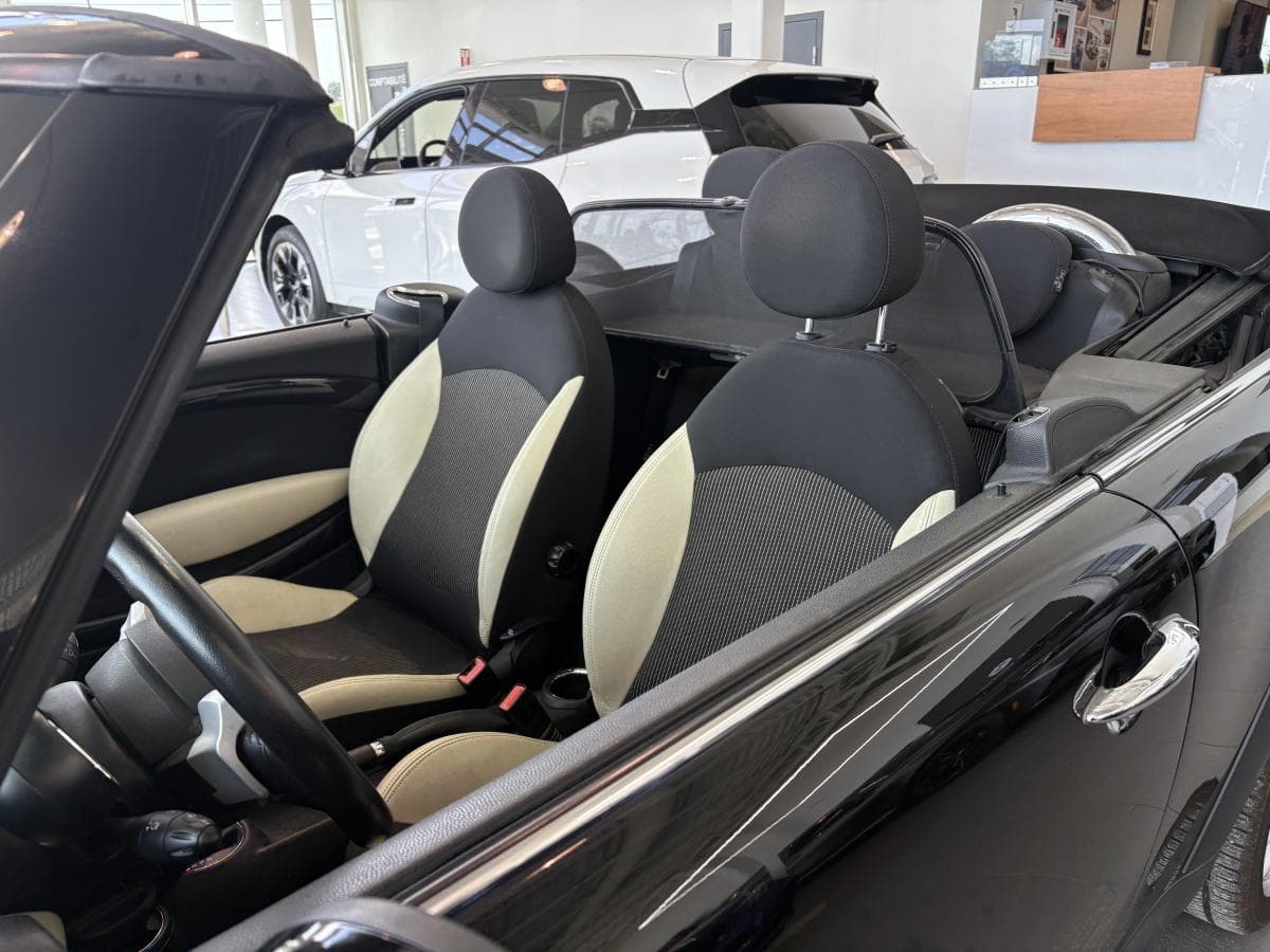 MINI Convertible 2010 — photo 9
