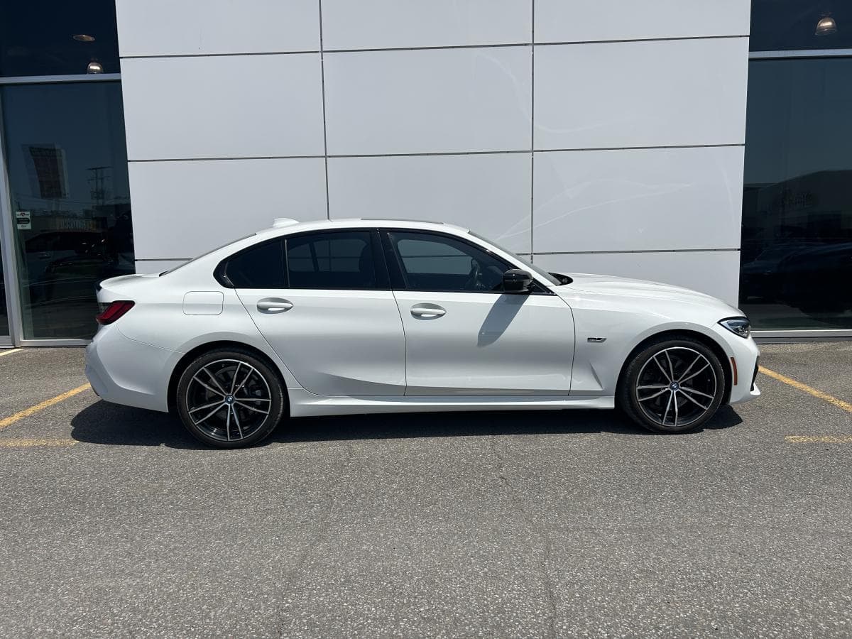 BMW 330e 2022 — photo 4
