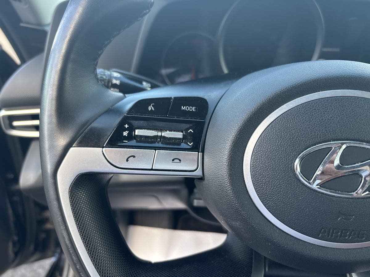 Hyundai Elantra 2022 — photo 11