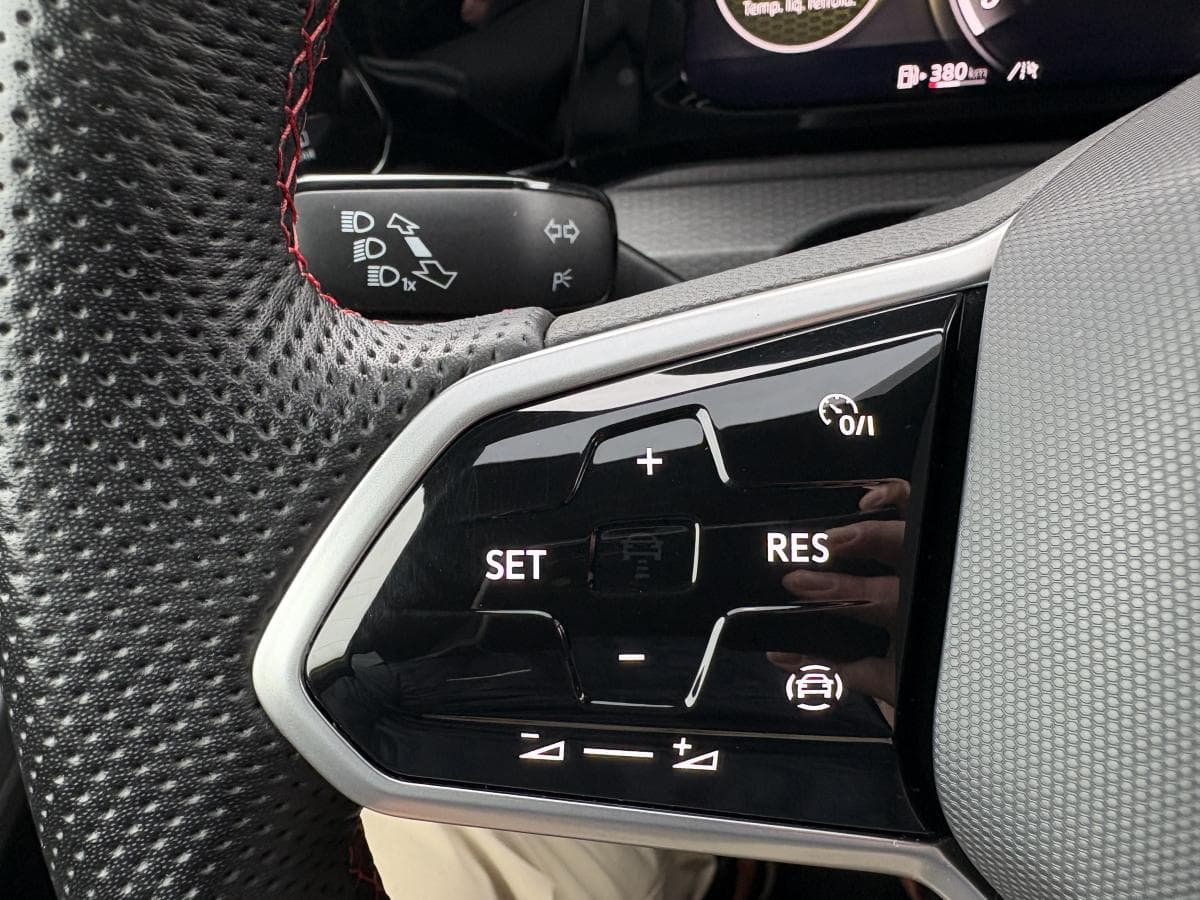 Volkswagen Golf GTI 2023 — photo 20