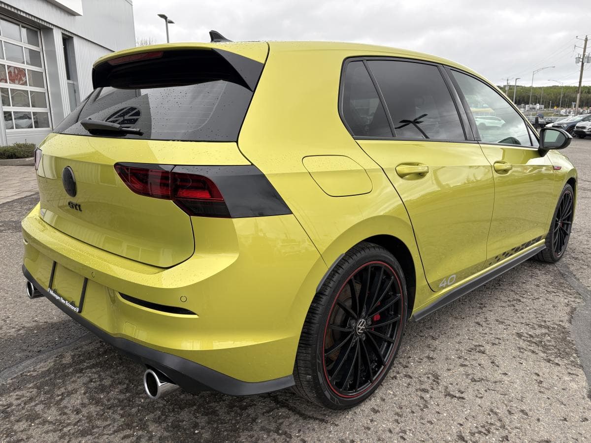 Volkswagen Golf GTI 2023 — photo 8