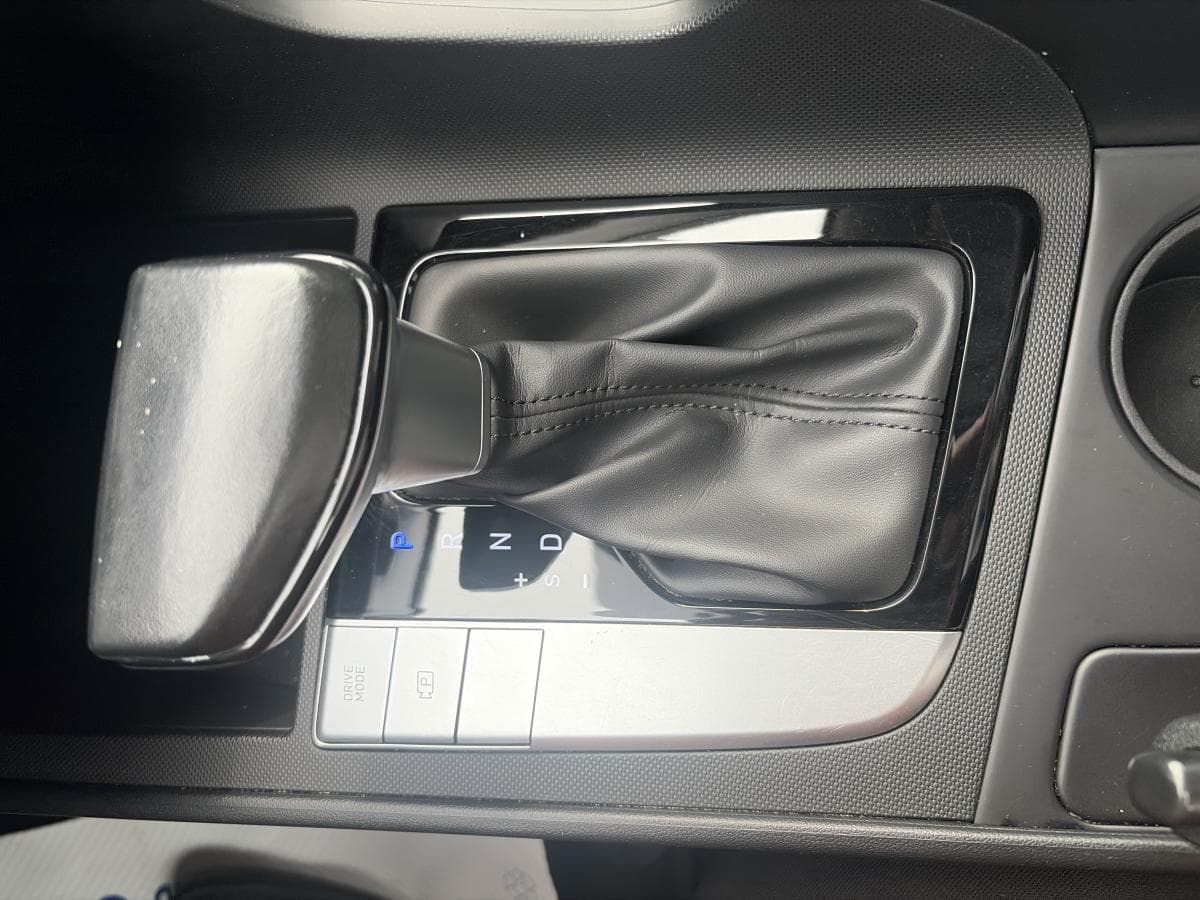 Hyundai Elantra 2022 — photo 16