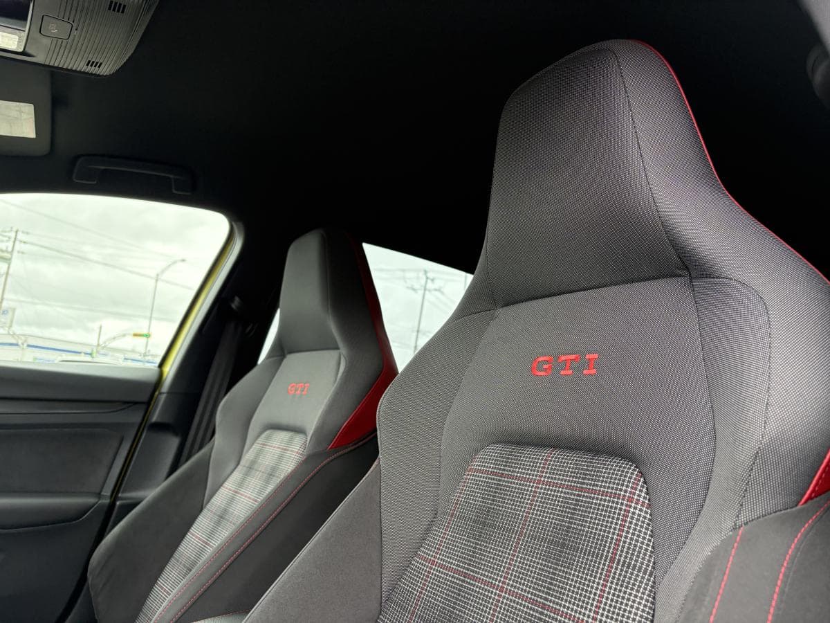 Volkswagen Golf GTI 2023 — photo 15