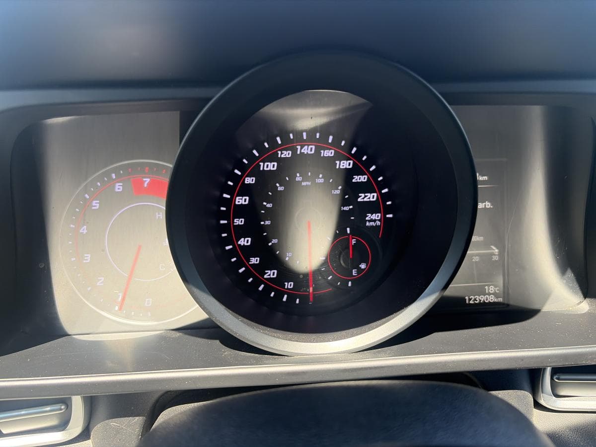 Hyundai Elantra 2022 — photo 13
