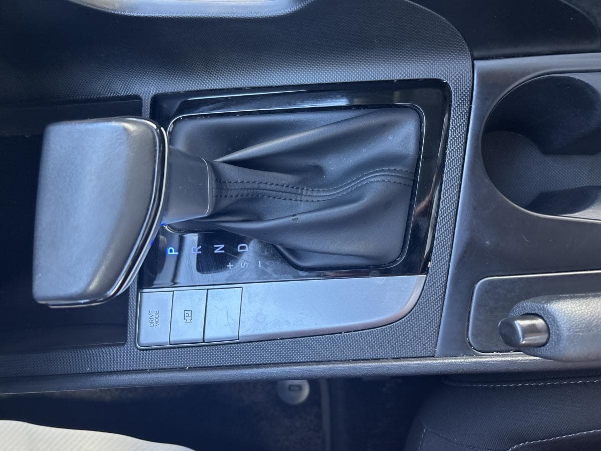 Hyundai Elantra 2022 — photo 17