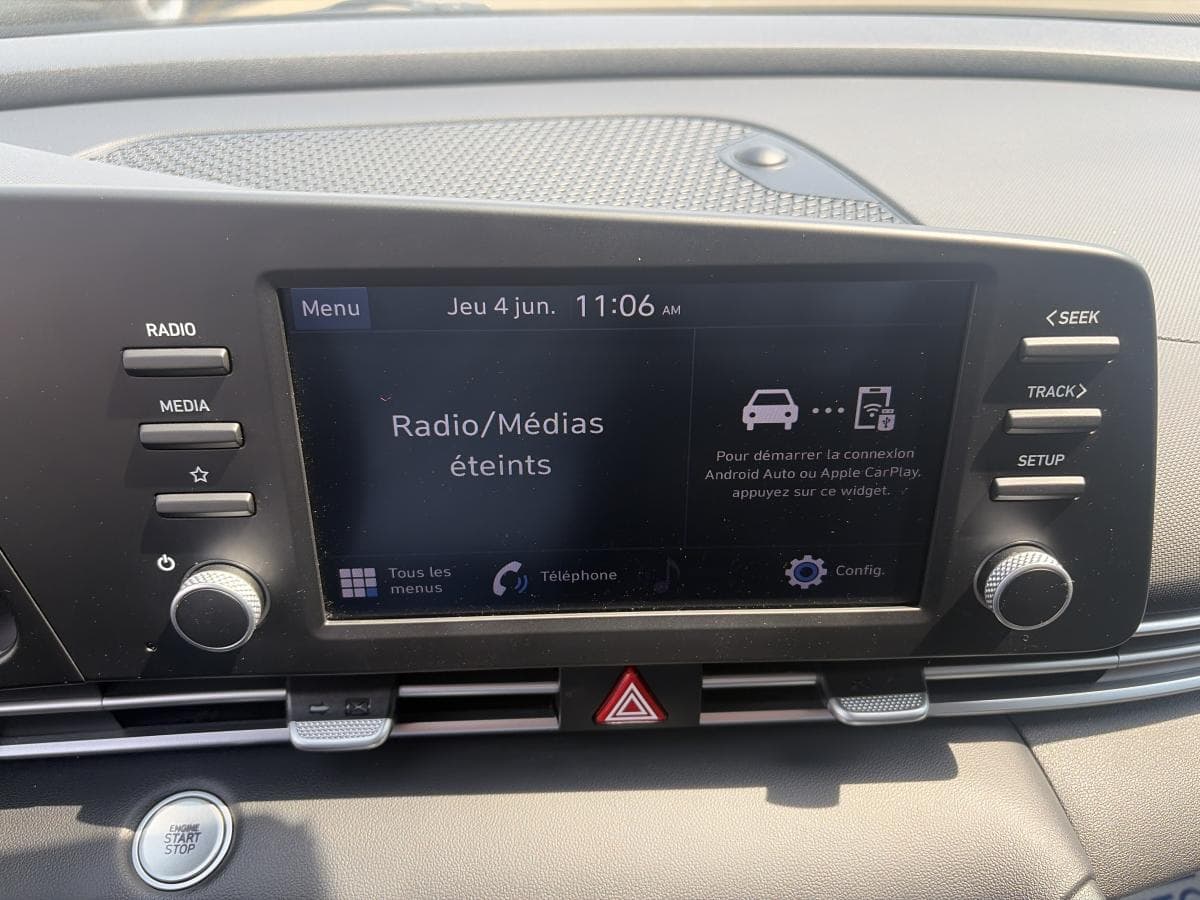 Hyundai Elantra 2023 — photo 13