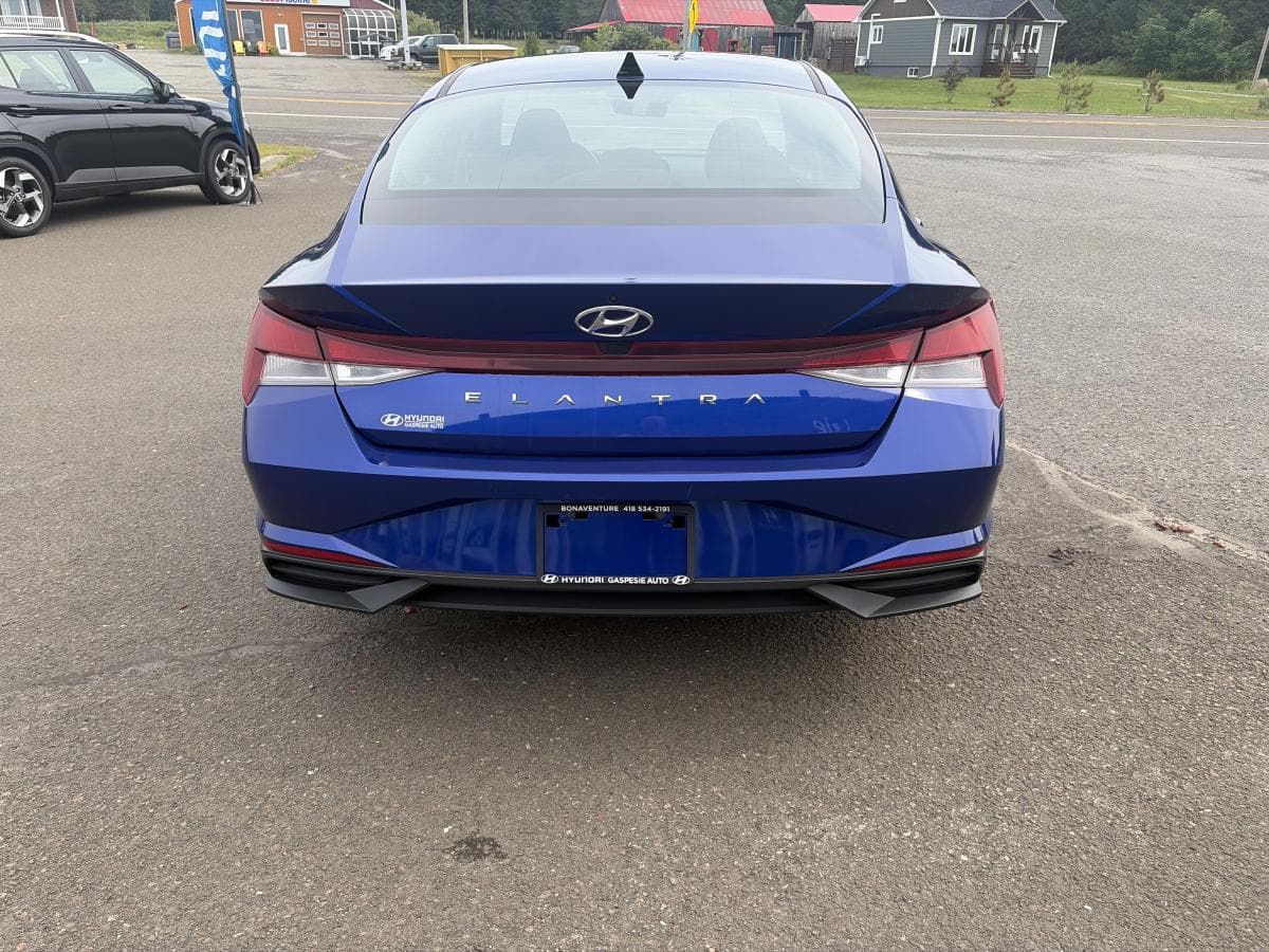 Hyundai Elantra 2022 — photo 4