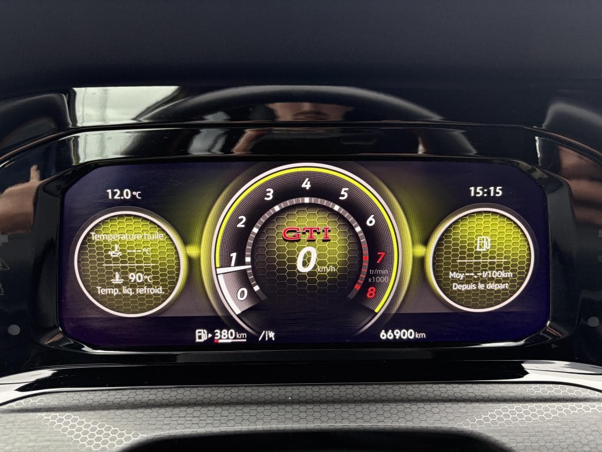 Volkswagen Golf GTI 2023 — photo 21