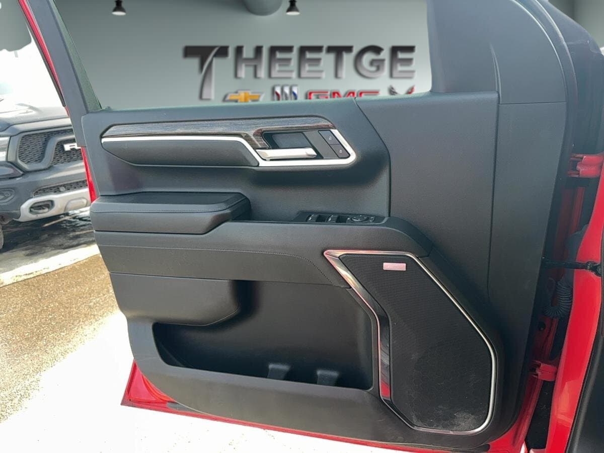 GMC Sierra 1500 2024 — photo 11