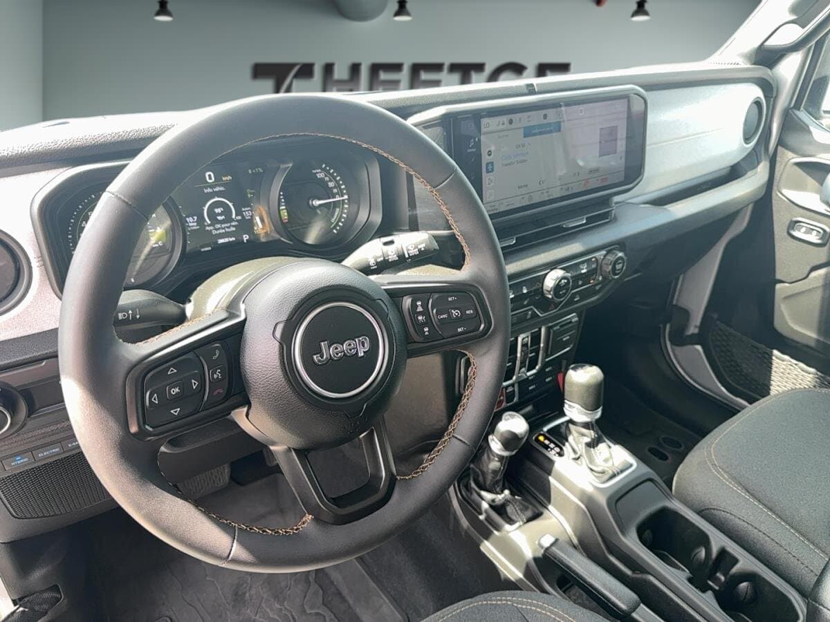 Jeep Wrangler 4xe 2024 — photo 10
