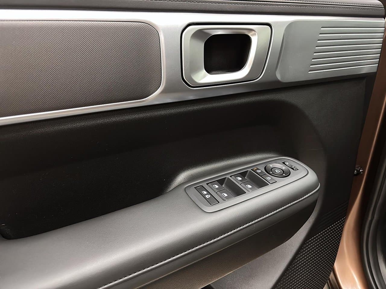 Hyundai Santa Fe 2024 — photo 13