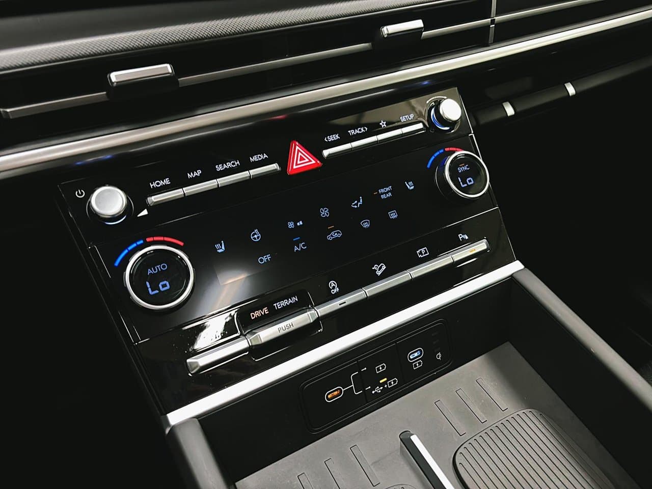 Hyundai Santa Fe 2024 — photo 17