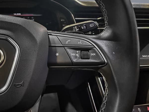 Audi Q8 2023 — photo 17
