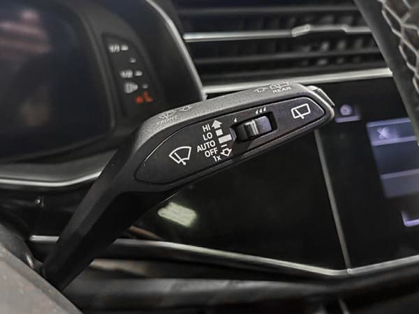 Audi Q8 2023 — photo 19