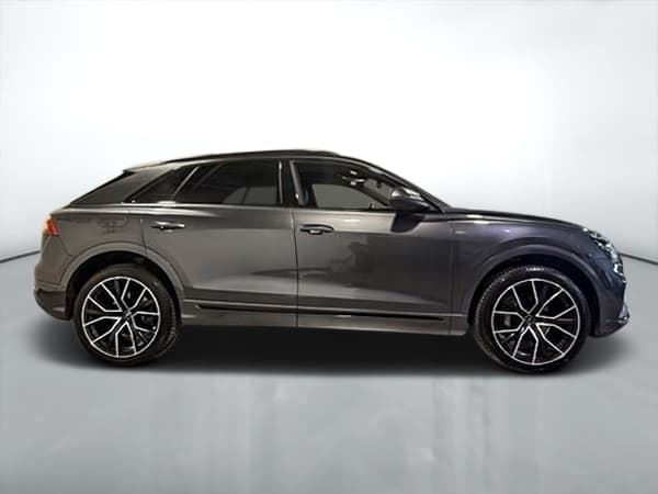 Audi Q8 2023 — photo 2