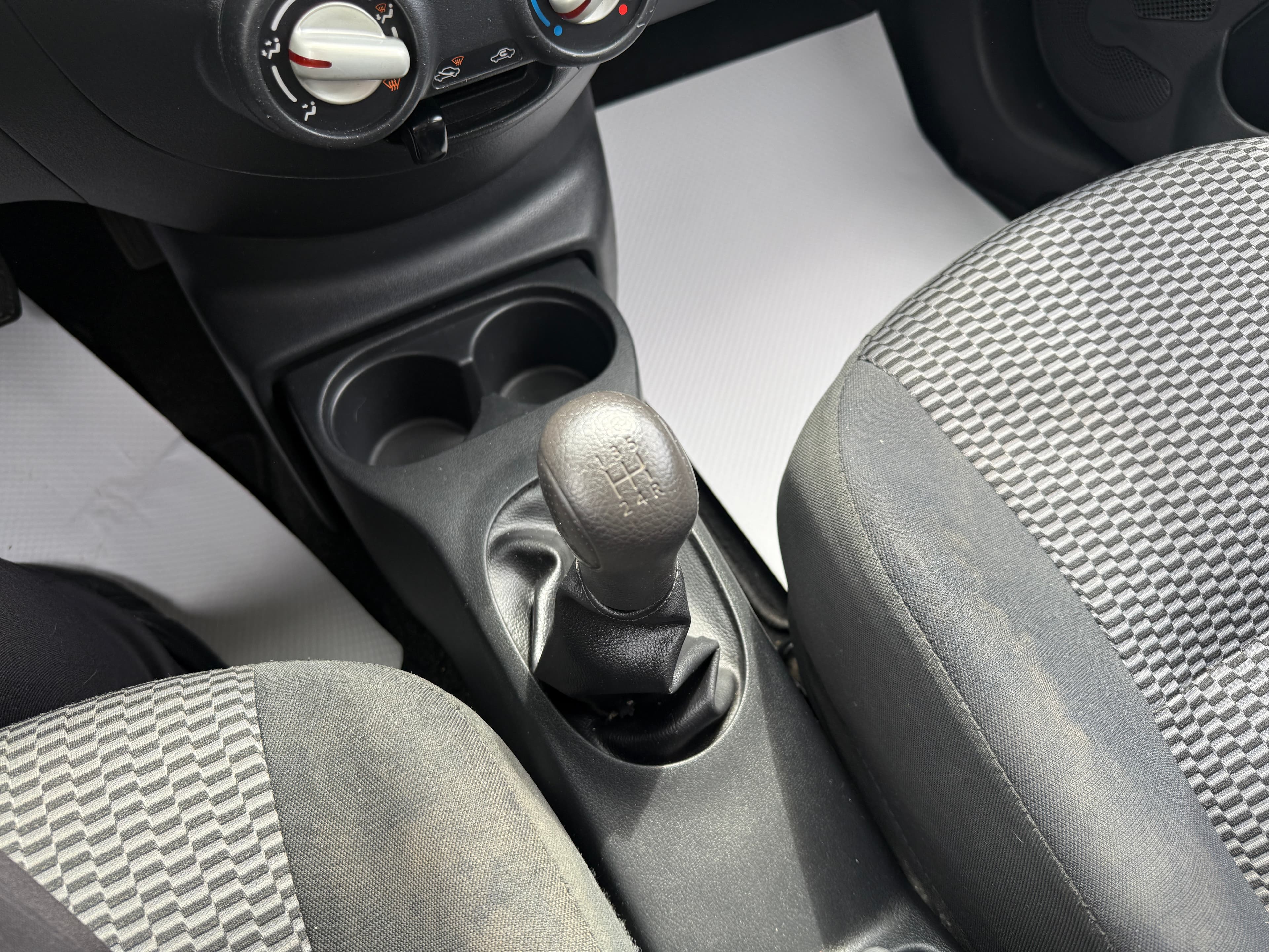 Nissan Micra 2018 — photo 14