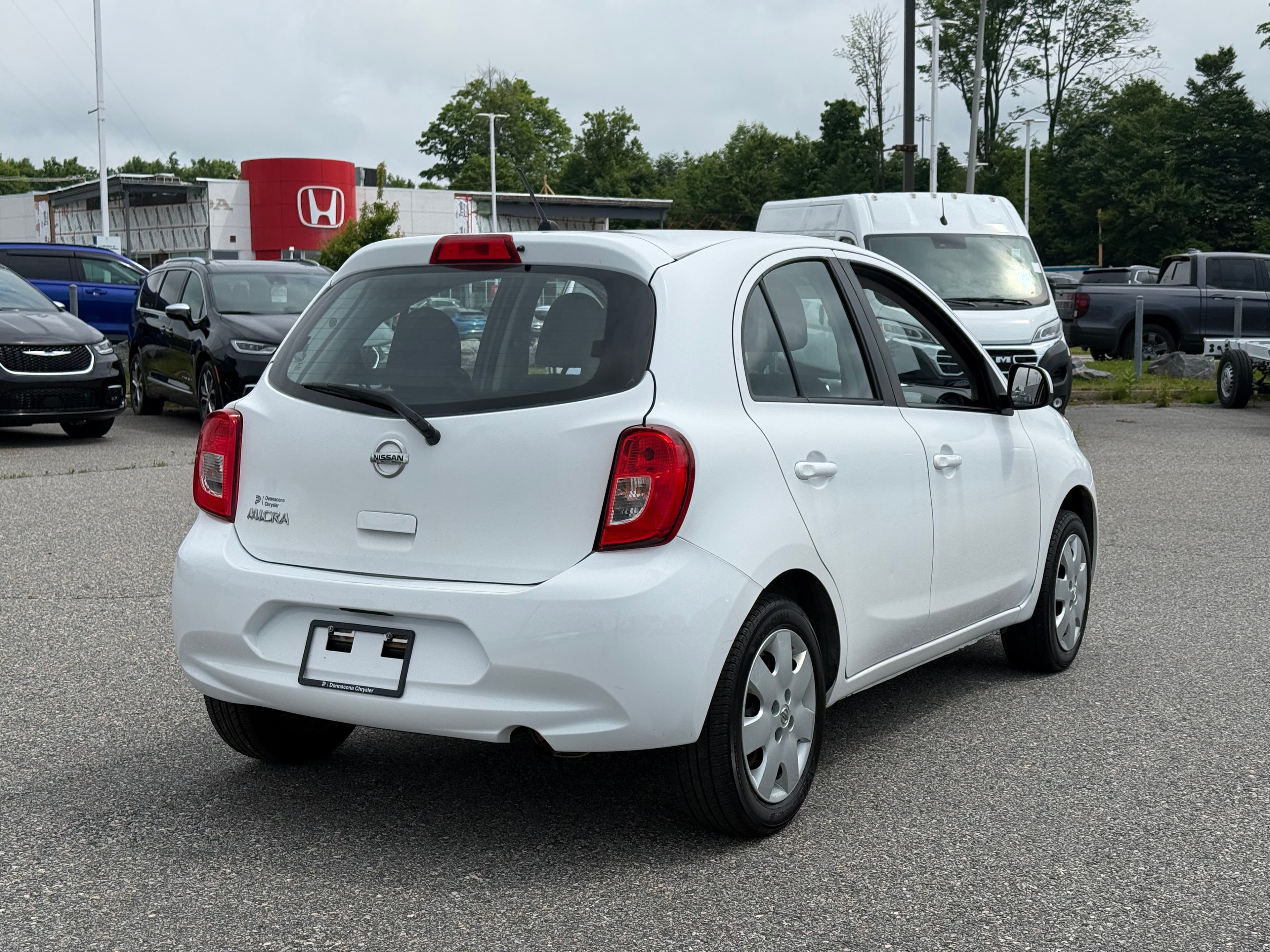 Nissan Micra 2018 — photo 3