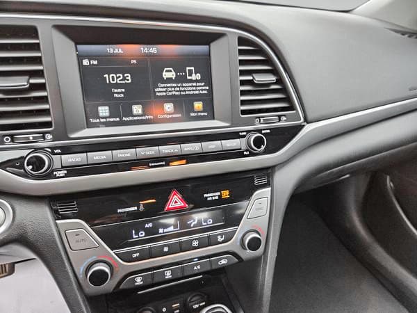 Hyundai Elantra 2017 — photo 16